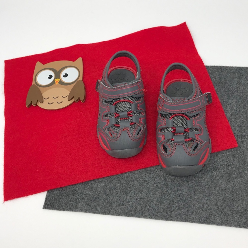 Size 5 Grey Red Boy Sandals